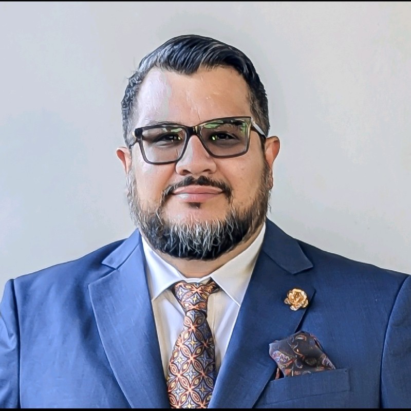 Robert Carrillo